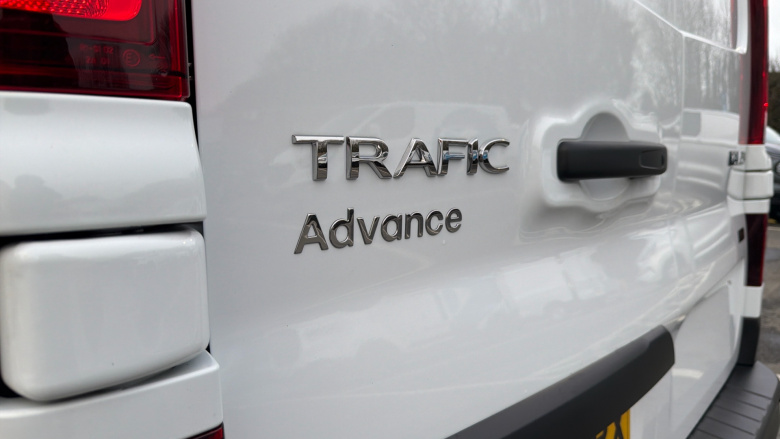 Renault Trafic E-Tech Swb Electric SL30 90kW 52kWh Advance Van Auto